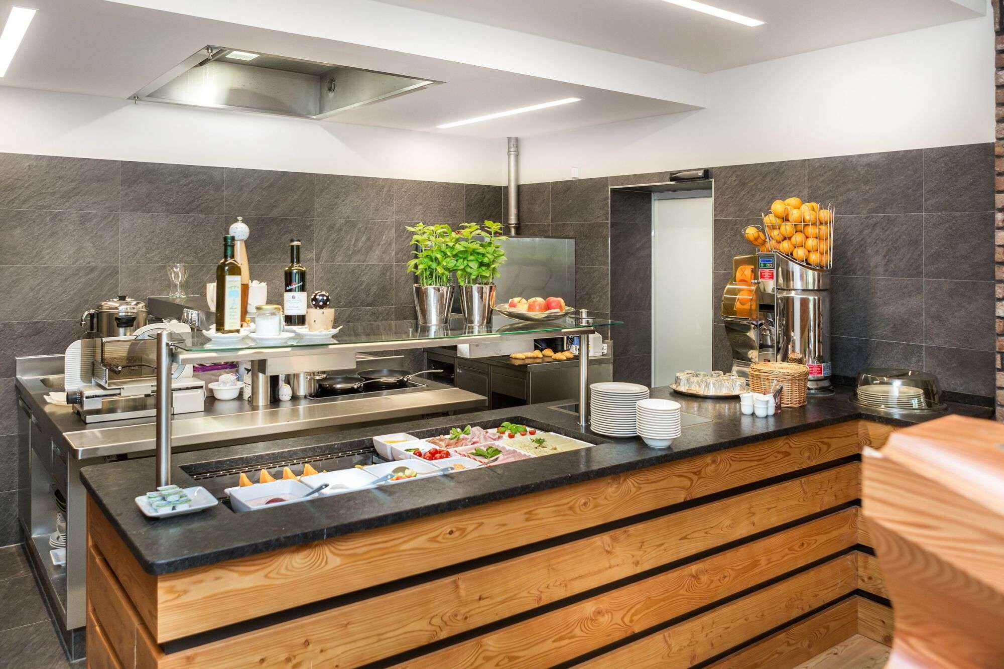 Frühstücksbuffet im Hotel garni Talblick in Saalbach