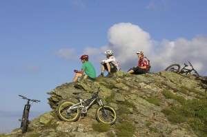 Bikezirkus Saalbach Hinterglemm Noch heißt es ein wenig warten, bis alle Strecken und Trails für die Saison 2012 geöffnet sind