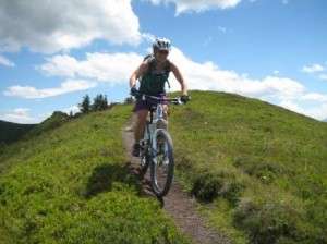 Panoramatrail Saalbach Hinterglemm Am Panoramatrail in Saalbach Hinterglemm schlägen Bikerherzen höher. Traumhafte Aussichten und Panoramen soweit das Auge reicht