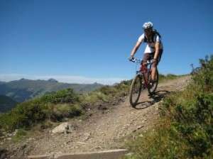 Ladies Session im Bikecircus Saalbach Hinterglemm Bei der Ladies Session lernen Frauen unter sich die perfekte Fahrtechnik für knifflige Trails