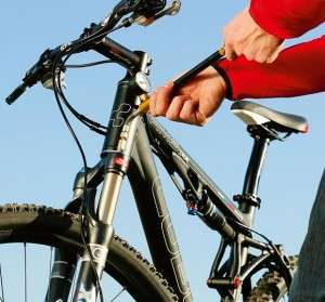 Das perfekte Fahrwerkssetup zum Saisonstart im Bikecircus Saalbach Hinterglemm Die perfekte Fahrwerksabstimmung ist keine Wissenschaft - mit ein paar einfachen Schritten gelingt es sicher. Ihr werdet den Unerscheid sicher merken.