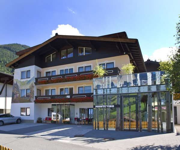 Hotel Talblick & Weinbar Montevino in Hinterglemm