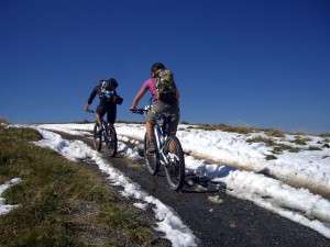 Schnee erschwert die Auffahrt