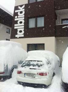 Schneefall rund um das Hotel Talblick