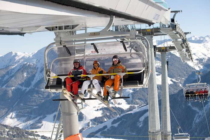 Baldiges Saisonende in Saalbach Hinterglemm FIS-Pistenregeln im Skiurlaub