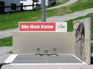 Bike-Wash im Zielbereich des Reiterkogels