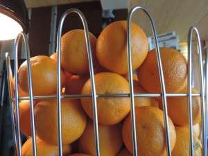 Frische Orangen am Frühstücksbuffet