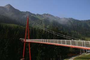 Hängebrücke im Talschluss von Saalbach Hinterglemm