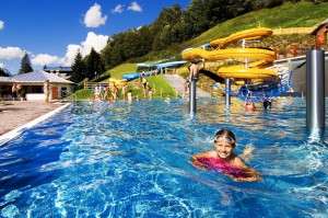 Badespaß im Käpt'n Hook Freibad Saalbach